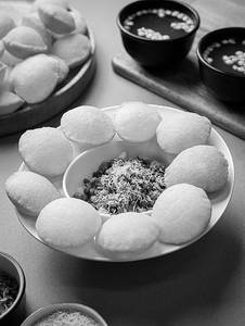 Sooji Pani Poori With Aloo Moth