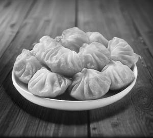 Crispy cheese corn momos [6 pieces]