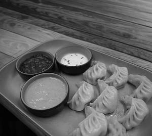 Veg Ramen With Momos
