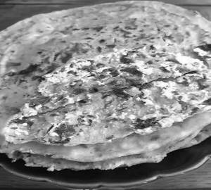 Paneer paratha 2 pec