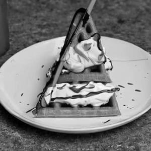 Almond volcano waffl                                                 