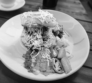Schezwan Cheese Samosa Pav