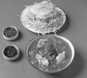 American Chopsuey Noodle    With Gravy [Chicken]