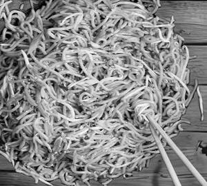 Fried noodles [chicken]