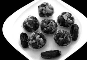 Dry Fruit Laddu