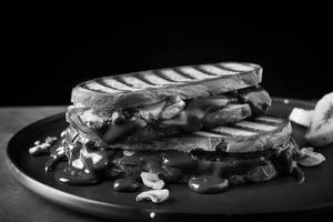 Chocolate sandwich grilled