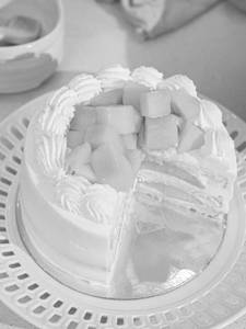 Mango cake