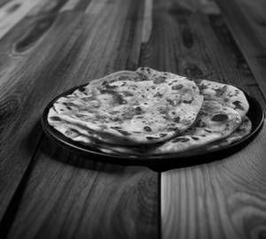 ALOO PYAJ PARATHA (2PCS) BUTTER