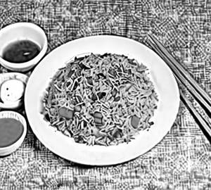 Chicken schezwan fried rice
