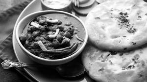 2 Plain Butter Kulcha With Chole