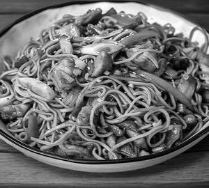 Mixed noodles [egg and chicken]