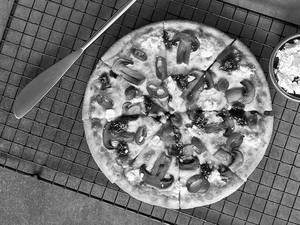 Mushroom, Feta & Caramelized Onions Pizza