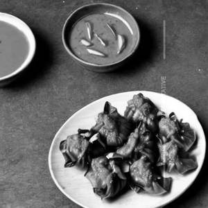 Deep Fried Basil Chicken Momos