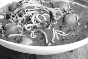 Egg-Chicken Gravy Noodles