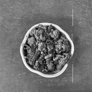 Cauliflower Hakka Chilli Vegetable