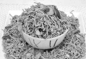 Kashmir Agra Dalmoth (300 gms)