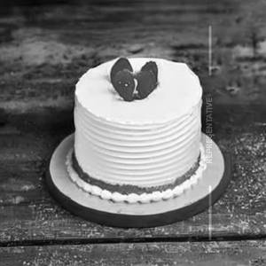 Red Velvet Well Cake