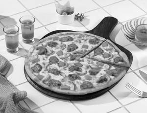 Chicken Tikka THIN CRUST PIZZA [BIG 10"]