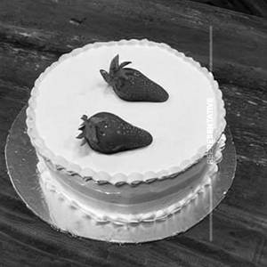 Strawberry Cake (1 Pound)