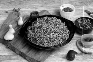 Mushroom Hakka Noodles