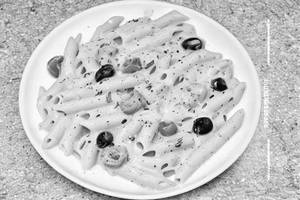 White Sauce Pasta [Veg]