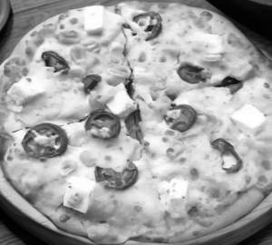 Chesse And Corn Jalepnono Or Paneer Pizza