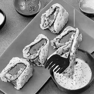 Spicy Avocado Cream Cheese Uramaki