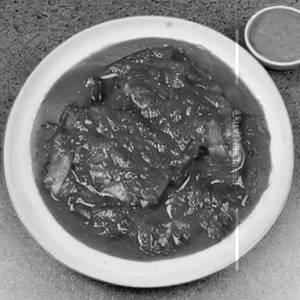 Slice Chicken In Vegetable Choice of Sauce