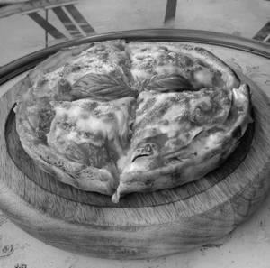 Deep Dish Margherita Pizza
