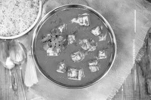 Shahi Paneer [Yellow Gravy]
