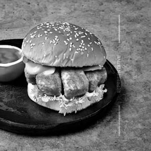 Peri Peri Paneer Burger
