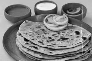 Onion Paratha (1 Pc)