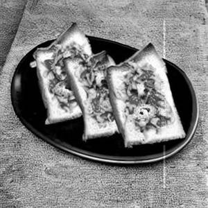 Cheese chilli toast