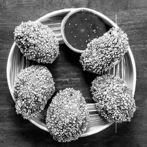 Sesame Crusted Cottage Cheese Dumpling