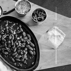 Pork in red beans sauce