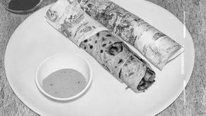 Kali Mirch Paneer Tikka Roll
