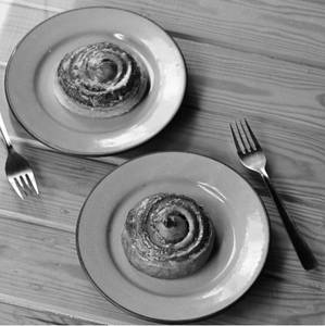 Almond Cinnamon Roll (pack Of 2)