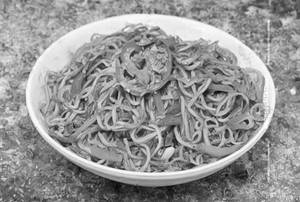 Veg Hakka Noodlles