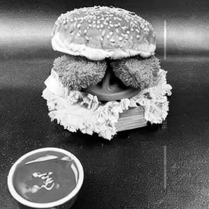 Chicken Fried Cheese Momos Burger