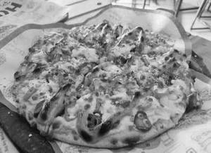 Achari Paneer Pizza