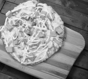Veg paneer pizza