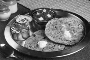 Missi Roti Palak Paneer Combo