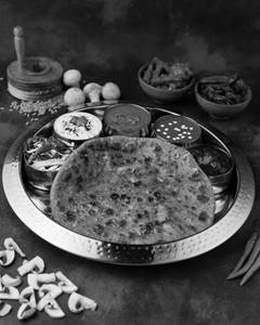 Mushroom Parantha Thali