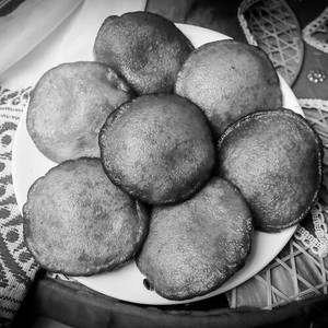 Ghila Pitha [8 Pieces]