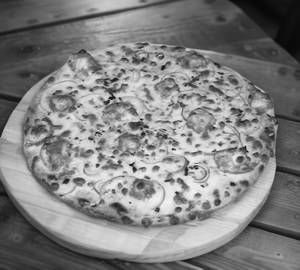Paneer onion pizza