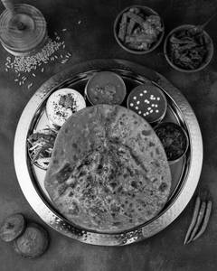 Matar Paneer Parantha Thali