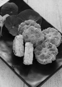 Veg Exotic Pan Fried Dim Sum [8 Pieces]