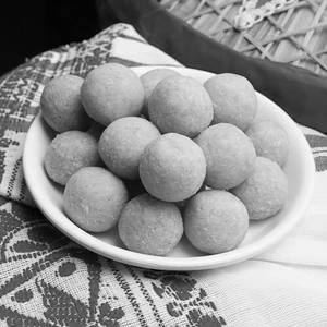 Gur Narikol Laddu [10 Pieces]