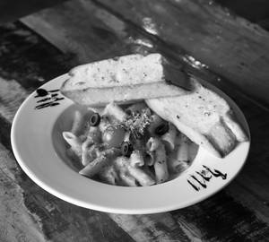 Veg Mixed Sauce Pasta