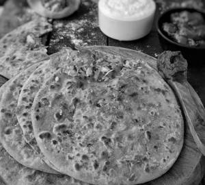Tawa Aloo pyaz Paratha [02 Nos.] With Curd
